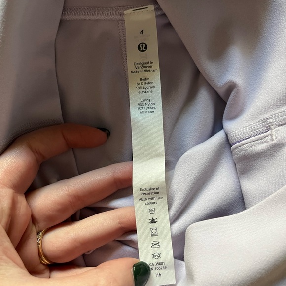 lululemon Align™ High-Rise Short | Size 4 | Excellent Condition - Picture 3 of 5